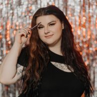 Photo of Tori Yeomans (she/they)